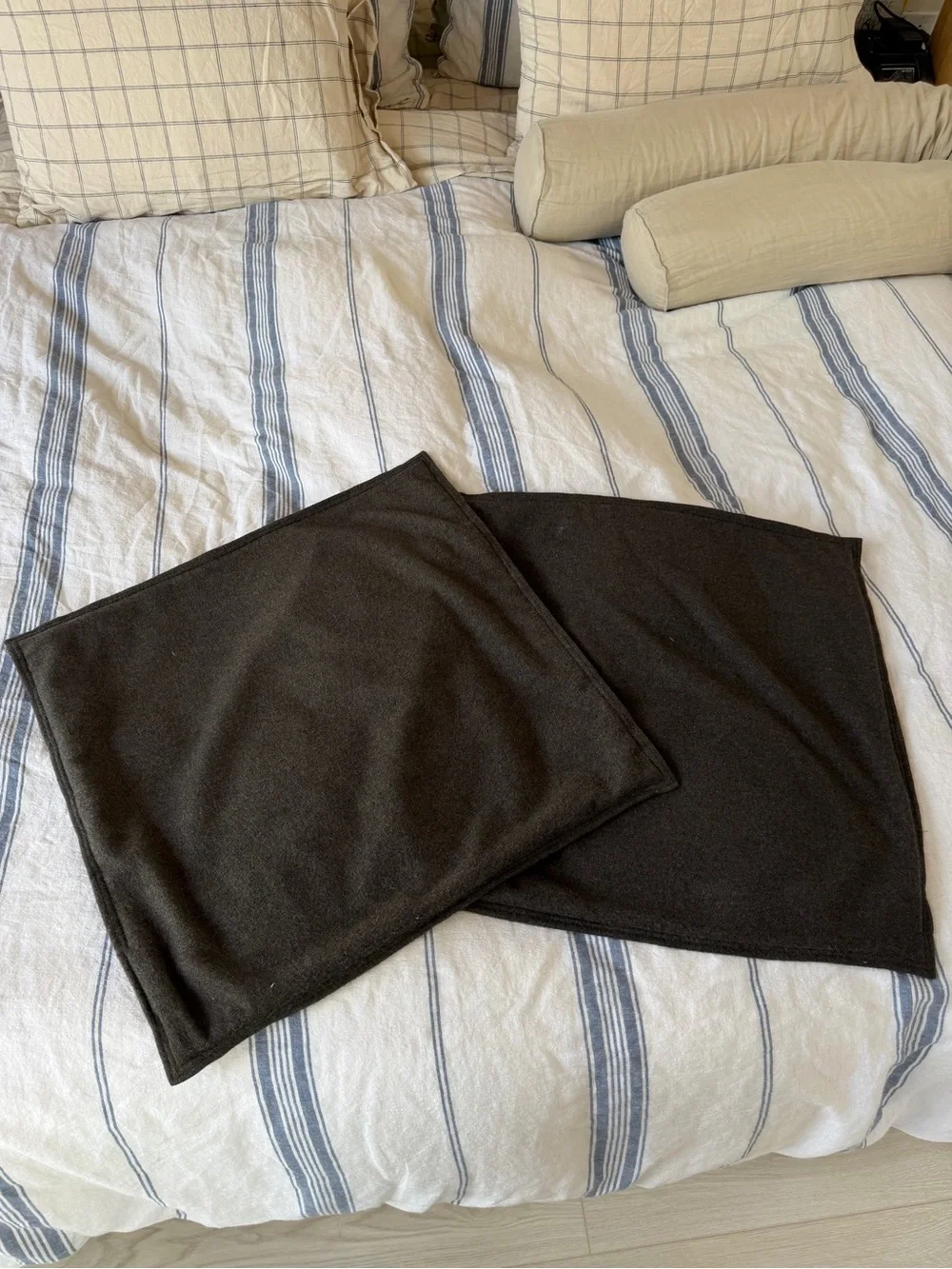 Restoration hardware set (2) cashmere pillow covers dark charcoal gray 22” x 22”